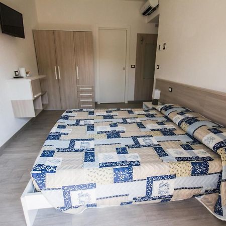 פינאלה ליגורה Albergo Aduepassi & Servizio Bike Shuttle מראה חיצוני תמונה