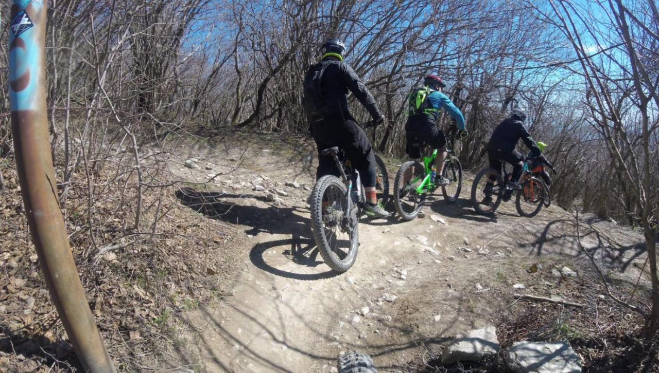 פינאלה ליגורה Albergo Aduepassi & Servizio Bike Shuttle מראה חיצוני תמונה