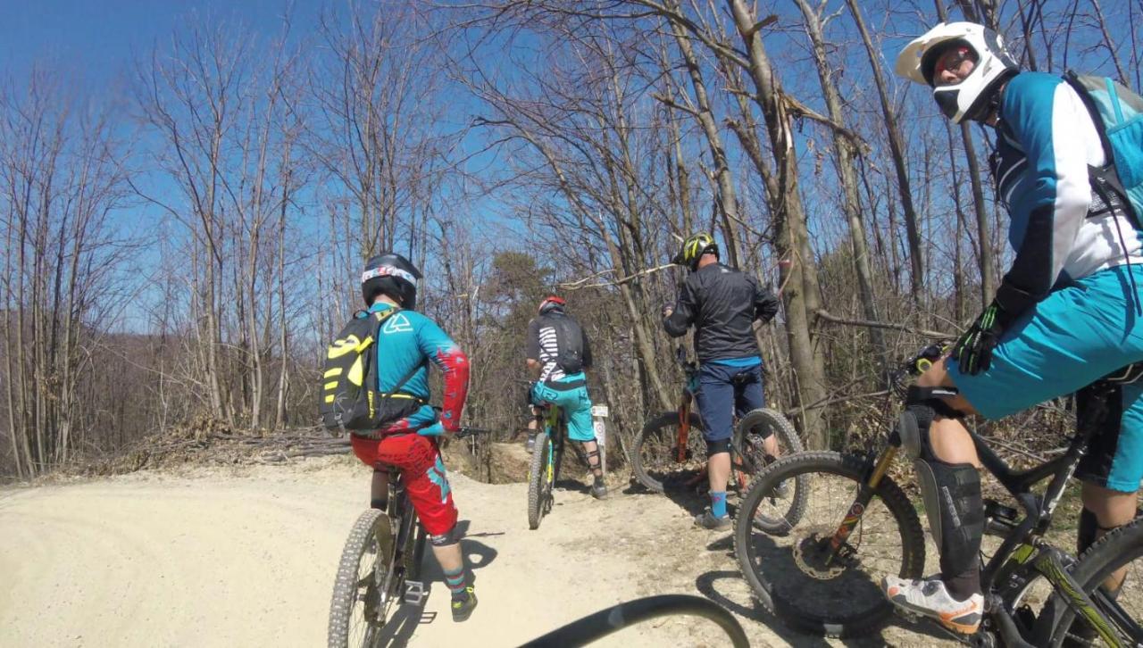 פינאלה ליגורה Albergo Aduepassi & Servizio Bike Shuttle מראה חיצוני תמונה